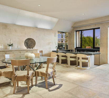 O interior secreto da mansão de Frank Sinatra em Malibu que foi posta à venda