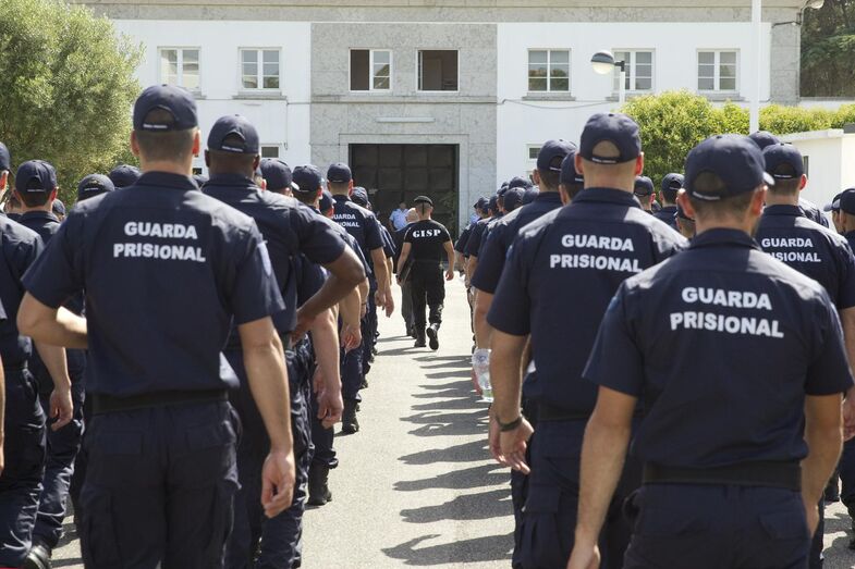 Guardas prisionais, prisão, prisões