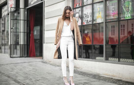 Manual de estilo: como usar jeans brancos no escritório, saída com amigas e num date
