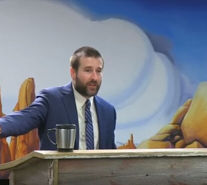 Pastor que elogiou atentado em discoteca gay envolvido em escândalo sexual