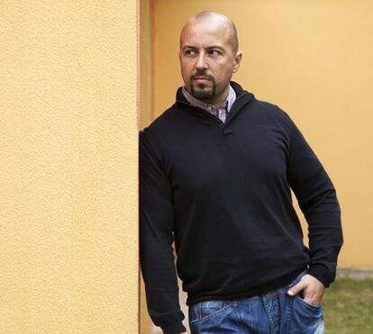 Depois de toda a polémica, ucranianos travam neonazi Mário Machado de combater na Ucrânia