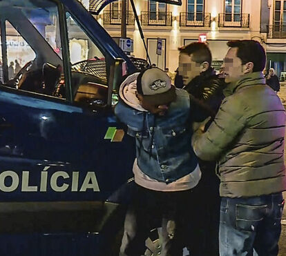 Tiros e pedradas levam o pânico à Baixa de Lisboa