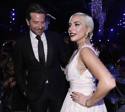 Respira fundo Irina! Lady Gaga e Bradley Cooper protagonizam momento arrepiante e muito, muito íntimo...
