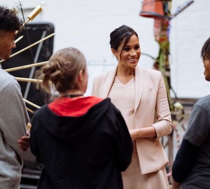 O estilo romântico de Meghan Markle de mais de 5 mil euros