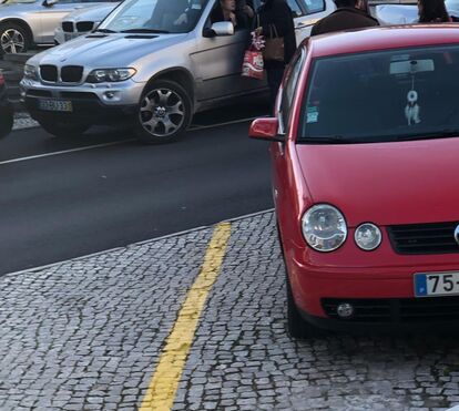 Marco Paulo destrói carro em parque de estacionamento