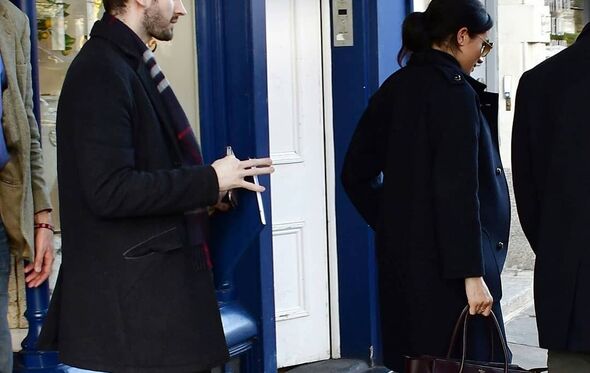 Meghan Markle a sair do restaurante com o novo RP, Christian Jones