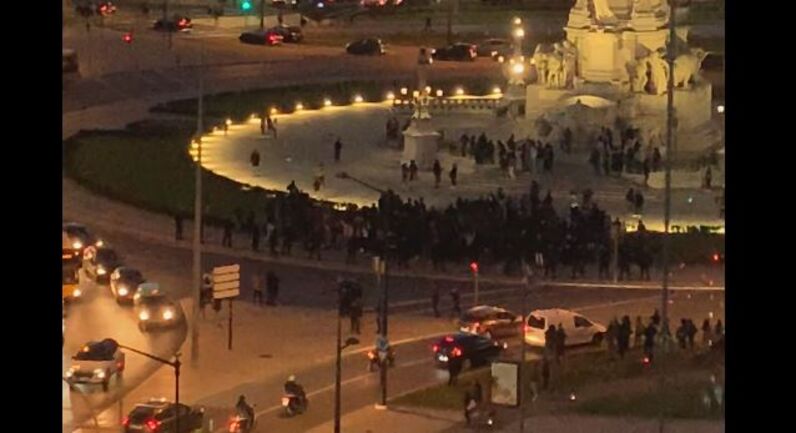 PSP atacada à pedrada na Baixa de Lisboa responde com tiros