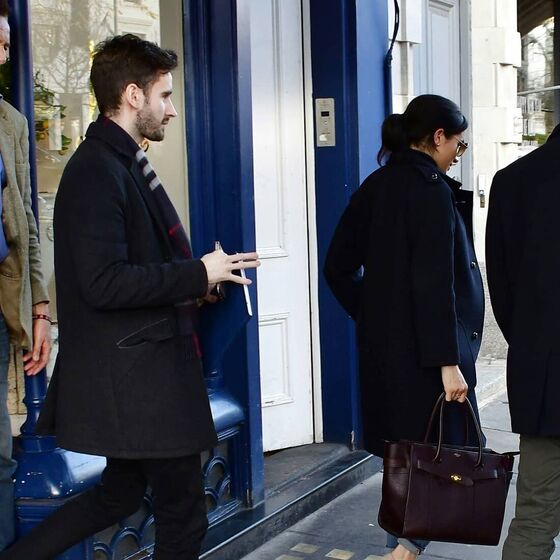 Meghan Markle a sair do restaurante com o novo RP, Christian Jones