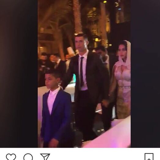 Georgina Rodríguez usou 'hijab' em gala no Dubai