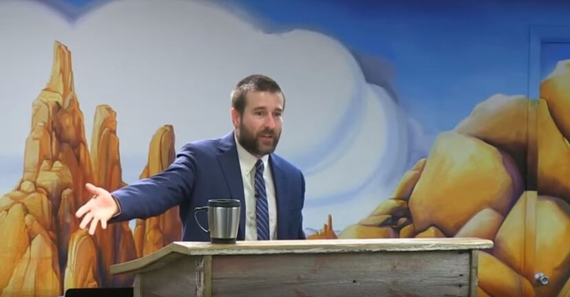 Pastor norte-americano, Donnie Romero
