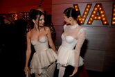 Emily Ratajkowski e Nina Dobrev