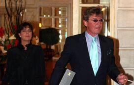 O ainda marido da princesa Carolina do Mónaco vive da ajuda financeira da namorada e da ex-mulher 