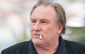 De prostituto bissexual a acusações de violação: a vida escandalosa de Depardieu posta a nu
