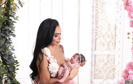 Mulher de Alexandre Frota apresenta a filha recém-nascida em ensaio de conto de fadas