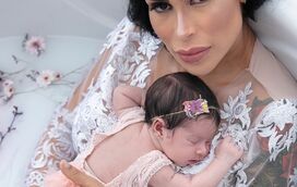 As primeiras imagens da filha de Alexandre Frota... com a mãe