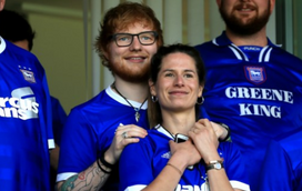 Agora é oficial! Ed Sheeran casou em segredo
