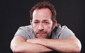 Estrela da série Beverly Hills, 90210 Luke Perry hospitalizado de urgência após sofrer AVC