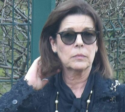 Desfeita pela dor: Princesa Carolina no último adeus ao amigo Karl Lagerfeld