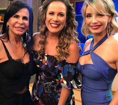 Oops! Luciana Abreu chega ao Brasil... e dá gaffe monumental!