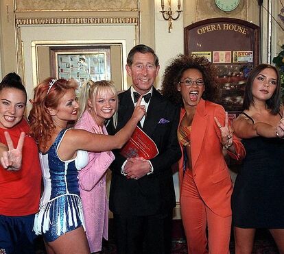 Príncipe Carlos fotografado com Geri das Spice Girls... 22 anos depois do encontro bizarro entre os dois