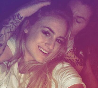 Elas assumiram a homossexualidade no futebol.  Alisha e Ramona, as jogadoras que são rivais e amantes