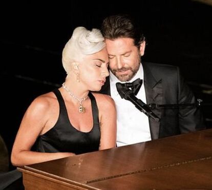 Mais achas para a fogueira! Ex-mulher de Bradley Cooper diz que ator não é só amigo de Lady Gaga
