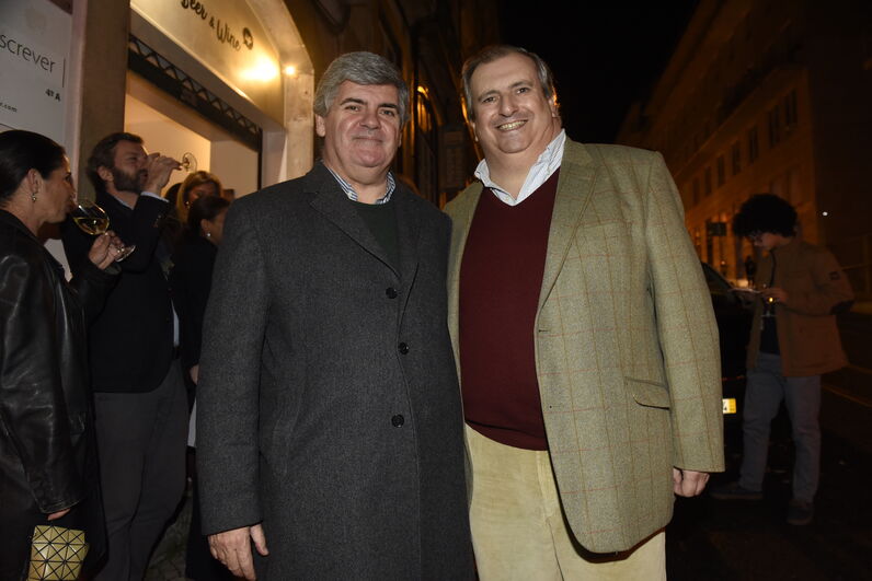 João Albergaria, exposição, wine up clube de vinhos, rua do alecrim, chiado, joão albergaria descreve a amizade num mundo muitas vezes adverso