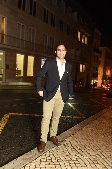 João Albergaria, exposição, wine up clube de vinhos, rua do alecrim, chiado, joão albergaria descreve a amizade num mundo muitas vezes adverso