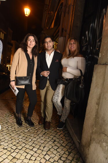 João Albergaria, exposição, wine up clube de vinhos, rua do alecrim, chiado, joão albergaria descreve a amizade num mundo muitas vezes adverso