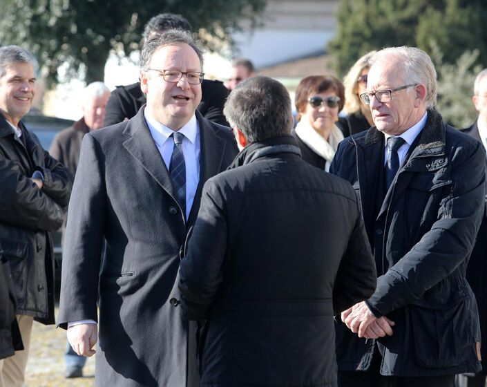 pedro passos coelho, sofrimento, psd, funeral pai, antónio passos coelho