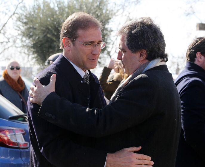 pedro passos coelho, sofrimento, psd, funeral pai, antónio passos coelho