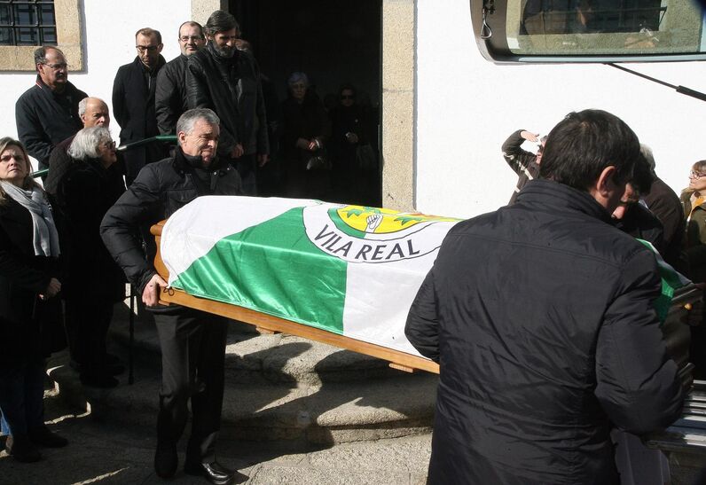 pedro passos coelho, sofrimento, psd, funeral pai, antónio passos coelho