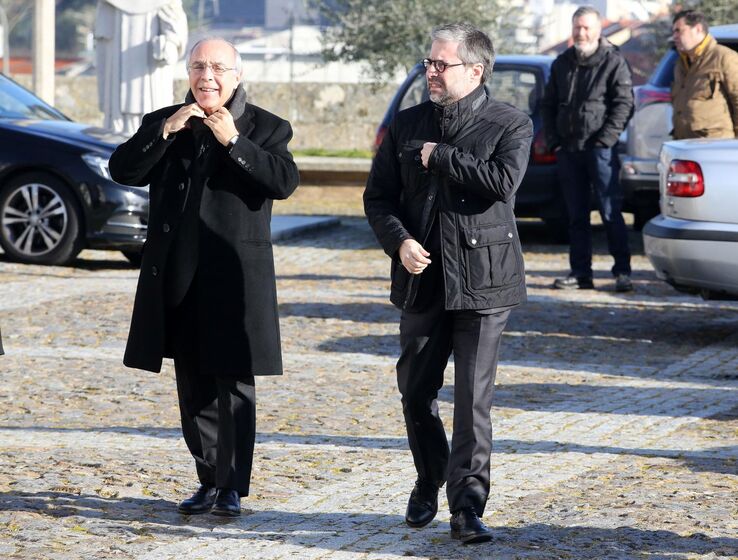 pedro passos coelho, sofrimento, psd, funeral pai, antónio passos coelho