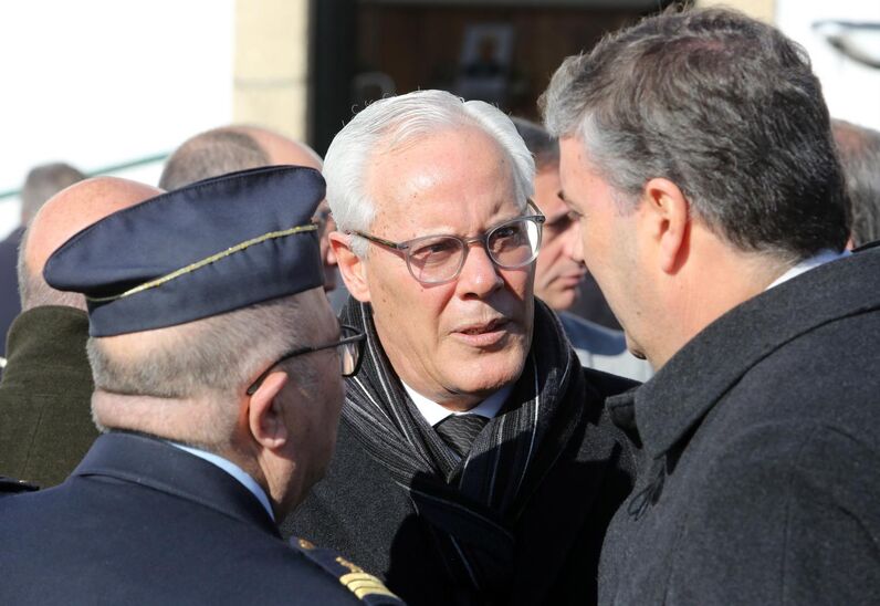 pedro passos coelho, sofrimento, psd, funeral pai, antónio passos coelho, Miguel Macedo