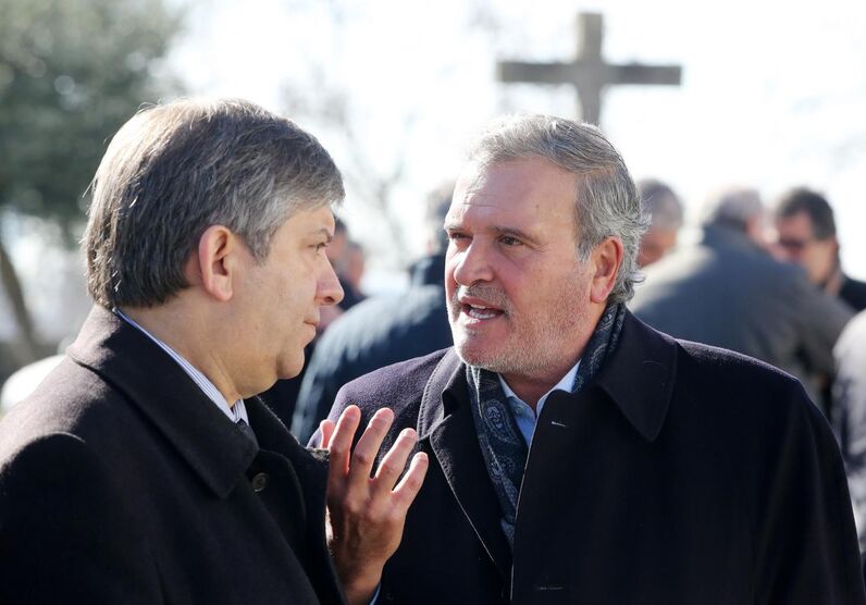 pedro passos coelho, sofrimento, psd, funeral pai, antónio passos coelho, Miguel Relvas