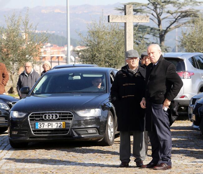 pedro passos coelho, sofrimento, psd, funeral pai, antónio passos coelho