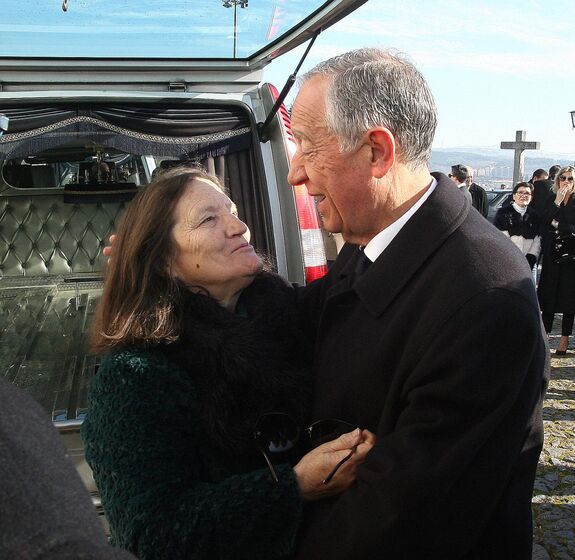 pedro passos coelho, sofrimento, psd, funeral pai, antónio passos coelho