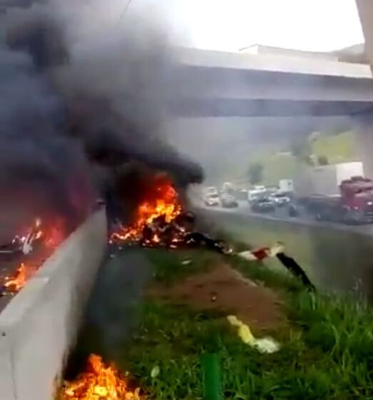 Helicóptero bate contra camião em estrada de São Paulo e faz dois mortos	