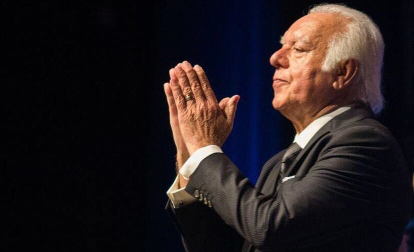 Carlos do Carmo despede-se dos palcos de forma emocionada - Nacional -  FLASH!