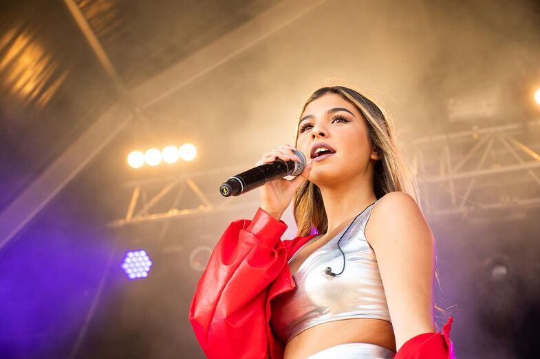 Mãe de Bárbara Bandeira é contra romance da filha com homem de 29 anos