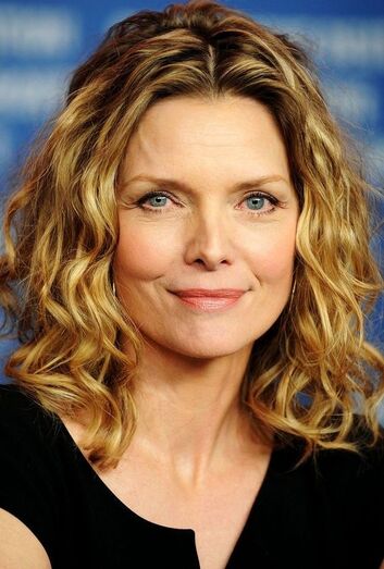 Michelle Pfeiffer - cabelo claro