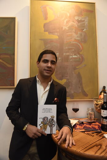 João Albergaria, exposição, wine up clube de vinhos, rua do alecrim, chiado, joão albergaria descreve a amizade num mundo muitas vezes adverso