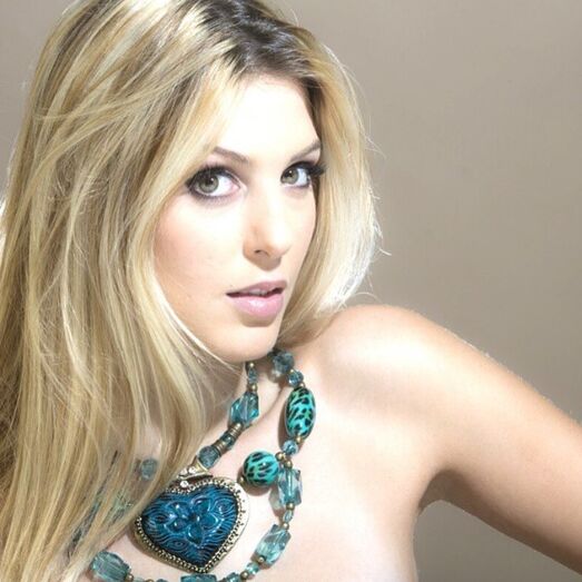Berenice Schkair, Emiliano Sala