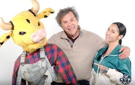 Ana Malhoa volta à estrada com 'show' para crianças e leva o macaco Adriano