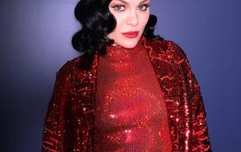 Jessie J mostra o corpo sem preconceitos e sem medo da celulite 