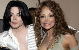 Irmã de Michael Jackson garante que foi abusada sexualmente pelo pai aos 11 anos. LaToya diz que a mãe sabia