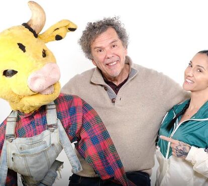 Ana Malhoa volta à estrada com 'show' para crianças e leva o macaco Adriano