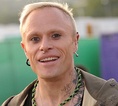 As últimas imagens do vocalista dos Prodigy, fotografado muito divertido horas antes de se suicidar por enforcamento