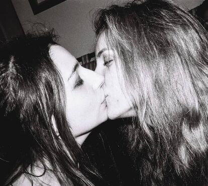 O beijo da filha de Alexandra Lencastre a outra mulher