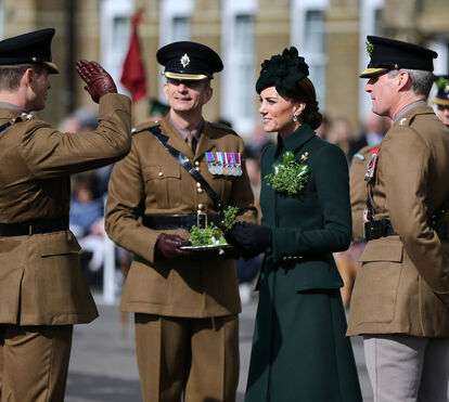 Glamour de Kate em parada militar